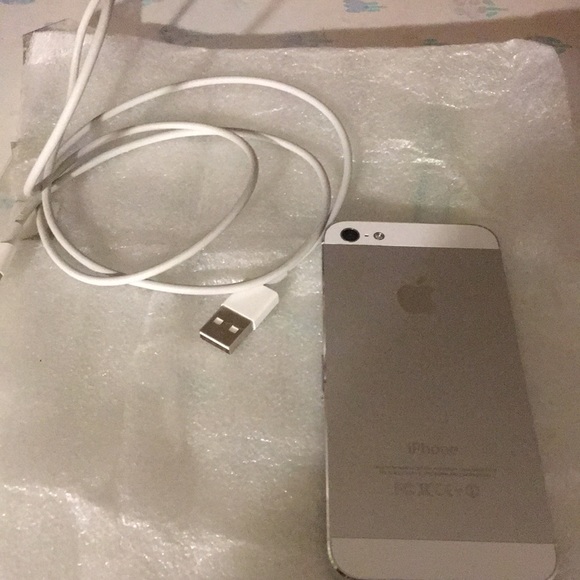 iPhone used but new, no scratches or scrapes, shown in picture - Picture 3 of 3